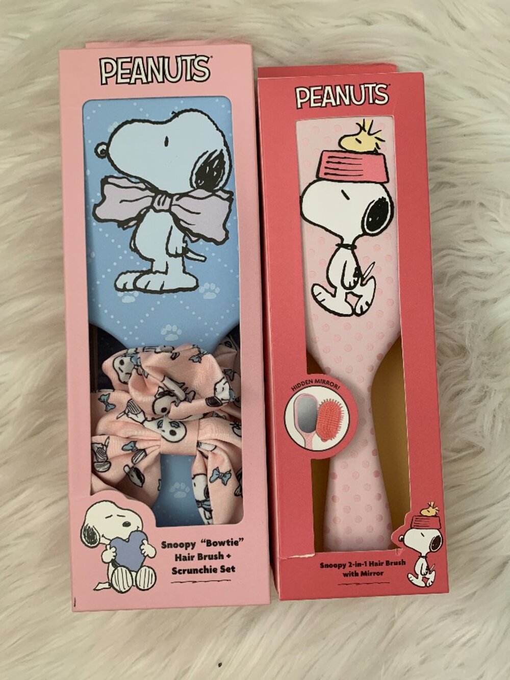 PEANUTS Snoopy Hair Brushes with Mirror and Scrunchie Set